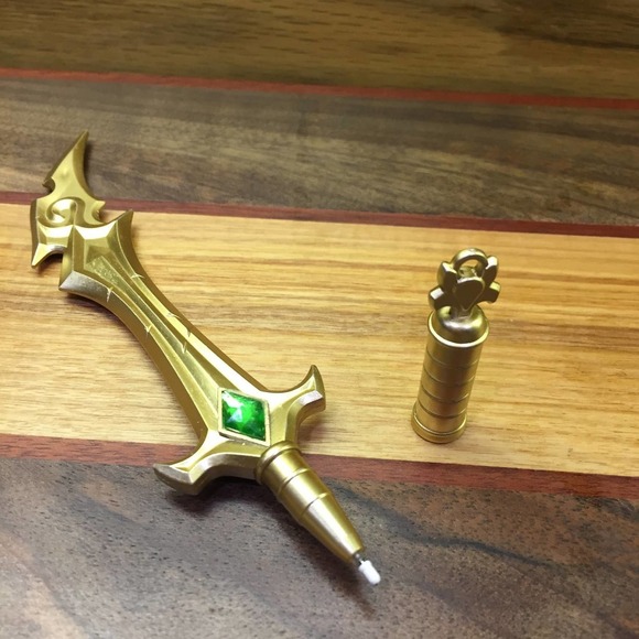 Golden Colored Green Gem Sword - Secret Hidden Writing Pen - Picture 2 of 4